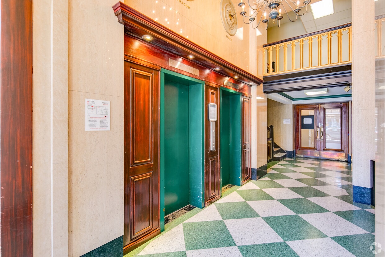 525 Seymour elevators