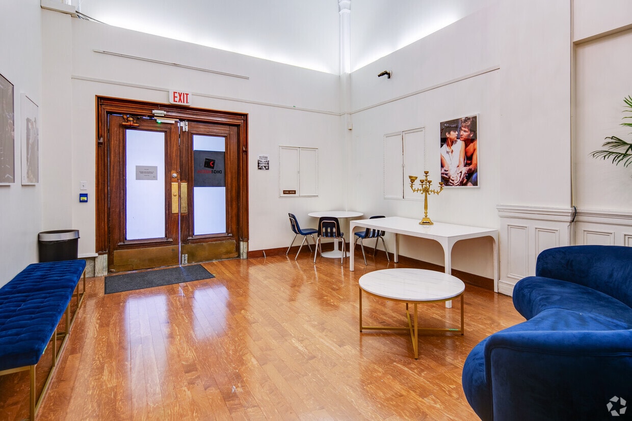 525 Seymour Street Rental Building in Vancouver