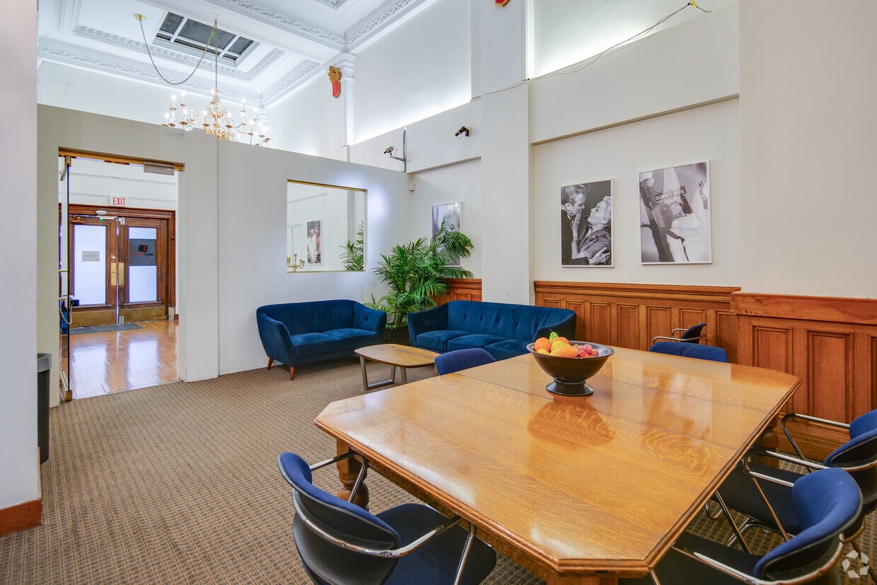 525 Seymour Street Rental Building in Vancouver
